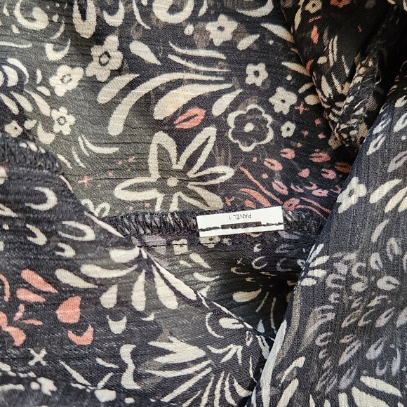 JOE FRESH printed blouse in size XS - Picture 5 of 8